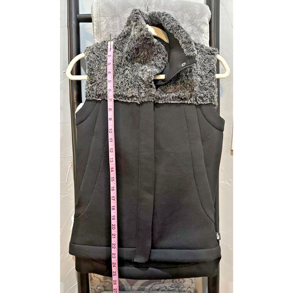 The North Face Ladies Zip Up Vest Size XS - Picture 2 of 13
